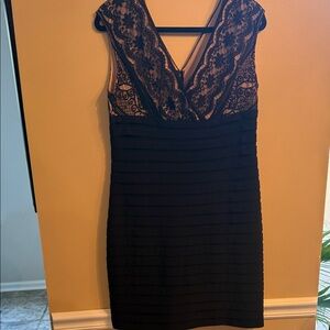 Elegant Black Lace V-Neck Bodycon Dress